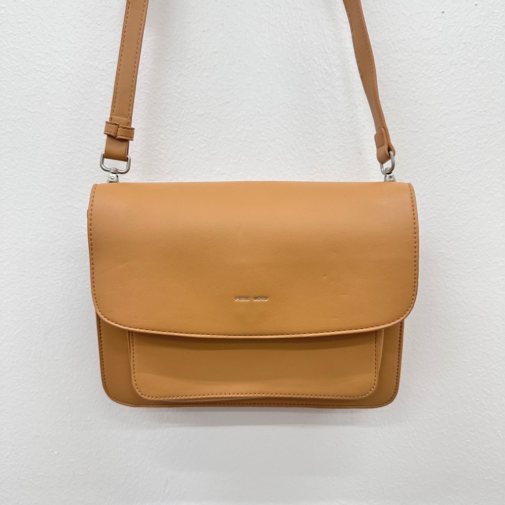 Pixie Mood Zoe Crossbody Purse Brown Minimalist Travel Vegan Leather‎